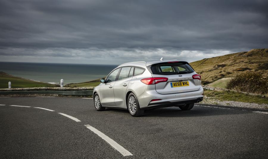  Ford Focus Titanium Estate 2018 года  (UK) (фото 2 из 6)